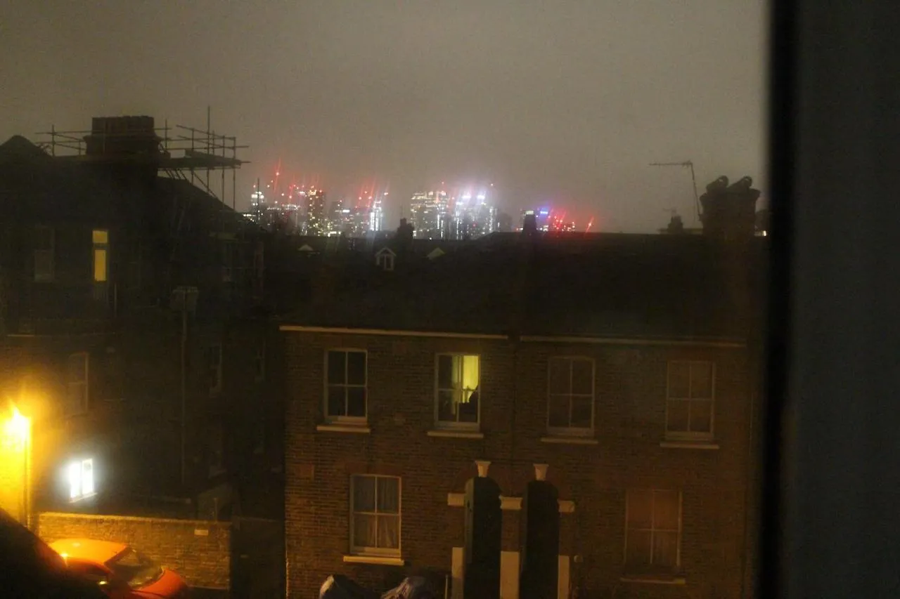Modern 2 Bedroom Apartment In The Heart Of Greenwich Londra