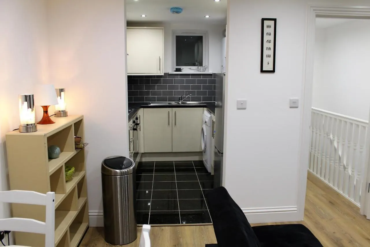 Modern 2 Bedroom Apartment In The Heart Of Greenwich Londra 0*,