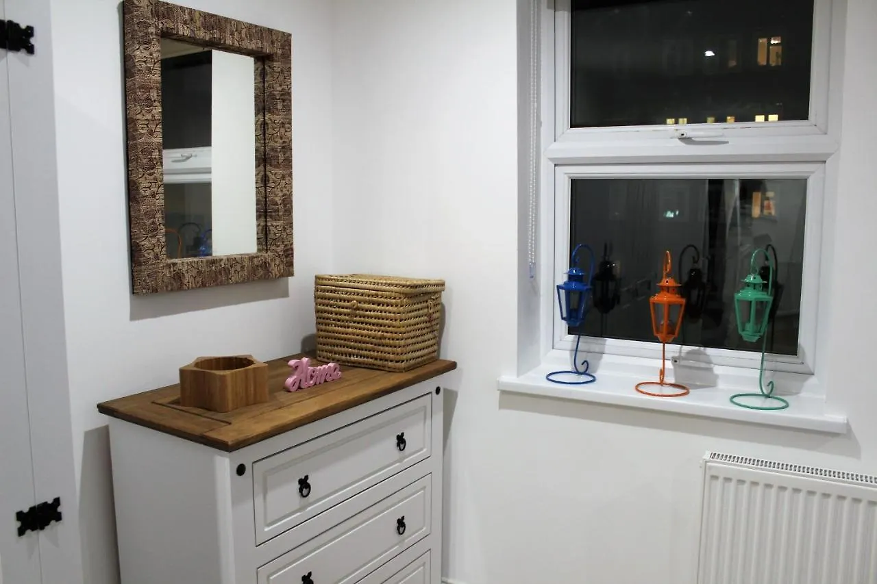 Modern 2 Bedroom Apartment In The Heart Of Greenwich London